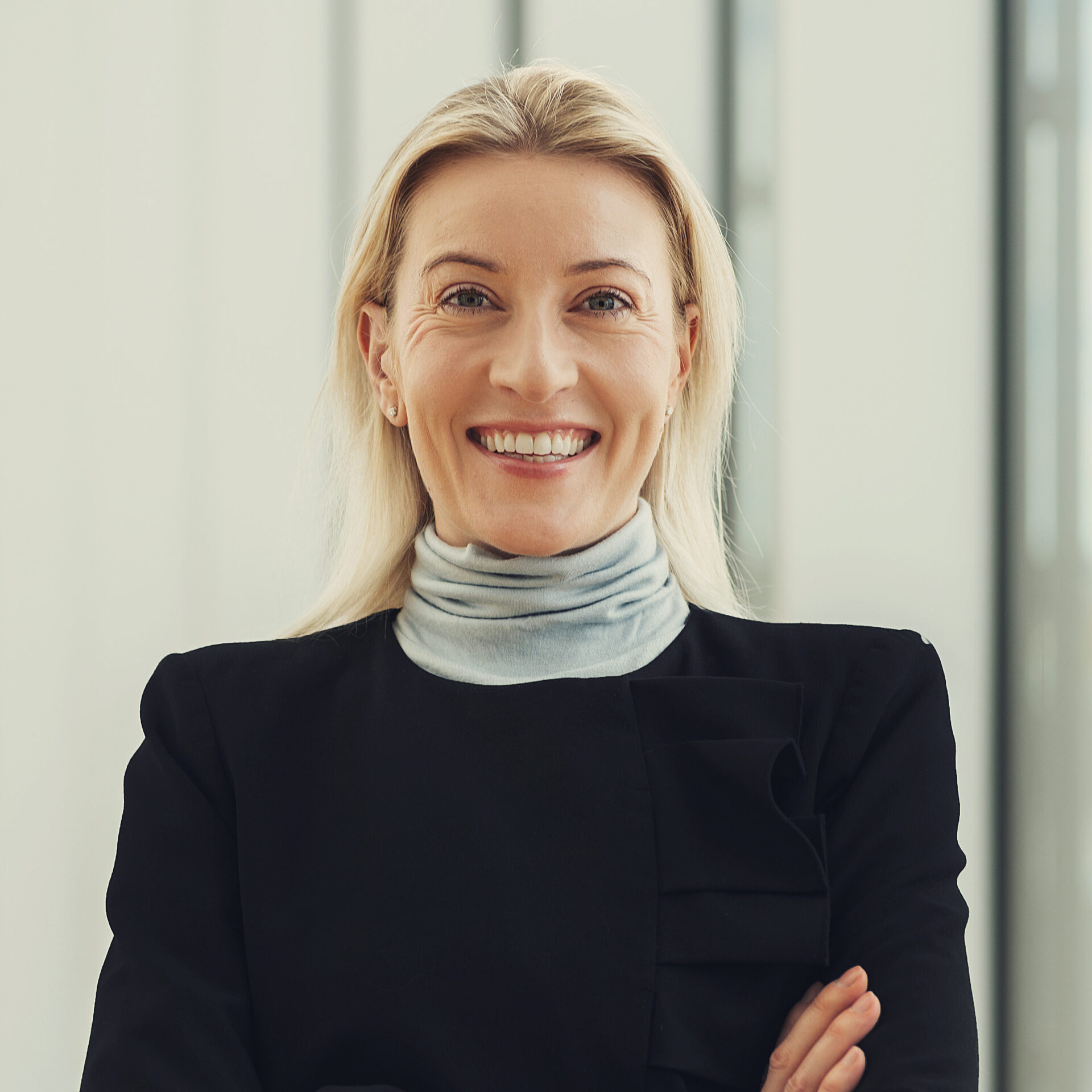 OF_2025_Julie-Ryland_02_hoyopploselig-scaled-aspect-ratio-1-1